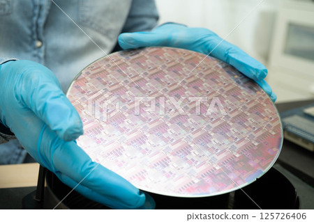 Silicon wafer for manufacturing semiconductor of integrated circuit. 125726406