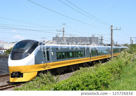 Hitachi Express E657 series (Yellow John Kill) on the Joban Line heading to Shinagawa 125726838