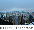 香港夜景：明亮的天空 125727096