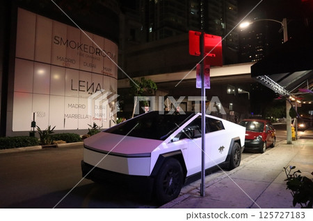Tesla Cybertruck Tesla Cybertruck 125727183