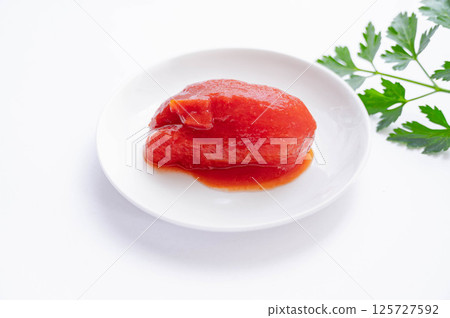 whole tomato whole tomato 125727592