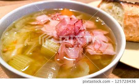 培根蔬菜清湯 培根蔬菜清湯 125728436