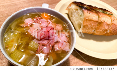 培根蔬菜清湯 培根蔬菜清湯 125728437