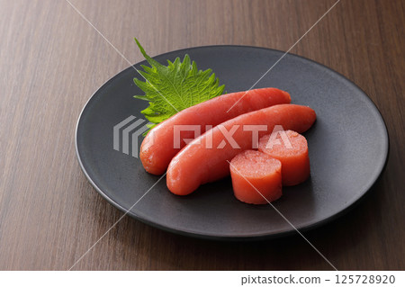 看起來美味的明太子盛放在盤子裡 125728920