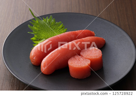 Delicious-looking mentaiko served on a plate 125728922