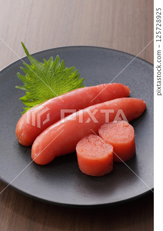 Delicious-looking mentaiko served on a plate 125728925