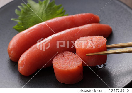 Delicious-looking mentaiko served on a plate 125728940