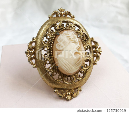 Handmade jewelry brooch vintage women accessory product photo 125730919