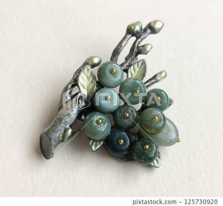 Brooch with detailed pattern vintage womens product image 125730920