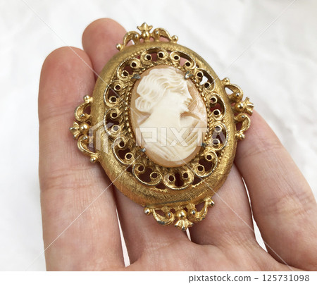 Womens fashion brooch product photo vintage handmade design Womens fashion brooch product photo vintage handmade design 125731098