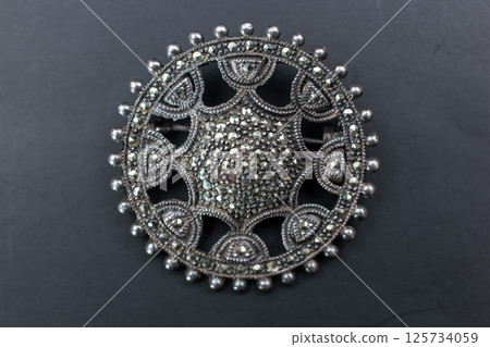 Retro floral brooch for women clean soft photo Retro floral brooch for women clean soft photo 125734059