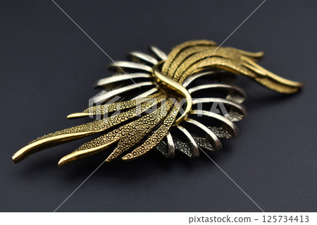 Flat shot floral brooch vintage style for women fashion Flat shot floral brooch vintage style for women fashion 125734413