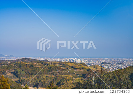 The cityscape and scenery of Shimada City as seen from Yahata Panorama Observatory in Shimada City (Shizuoka Prefecture) 125734563