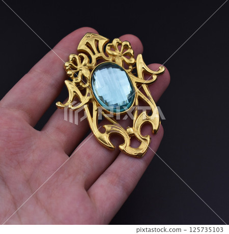 Flat image of vintage floral brooch romantic accessory Flat image of vintage floral brooch romantic accessory 125735103
