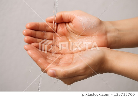 A beautiful moment with wet hands 125735700