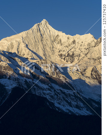 Meili Snow Mountains, Deqin, China 125737410