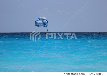 Cancun, Mexico's top resort loved around the world for its blue sea and pure white sand! All-inclusive hotel stay Cancun, Mexico's top resort loved around the world for its blue sea and pure white sand! All-inclusive hotel stay 125738039