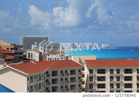 Cancun, Mexico's top resort loved around the world for its blue sea and pure white sand! All-inclusive hotel stay Cancun, Mexico's top resort loved around the world for its blue sea and pure white sand! All-inclusive hotel stay 125738048