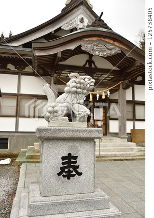 拍攝北海道函館市春天的高穗神社境內 拍攝北海道函館市春天的高穗神社境內 125738405