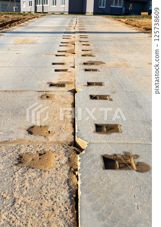 Concrete plate for temporary road 125738609