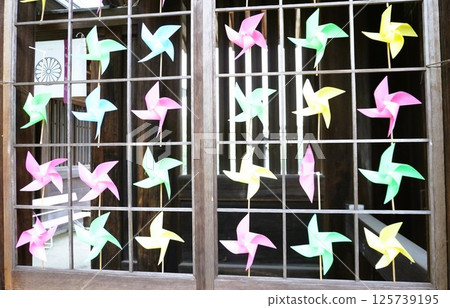 Origami decorations in the shrine grounds Origami decorations in the shrine grounds 125739195