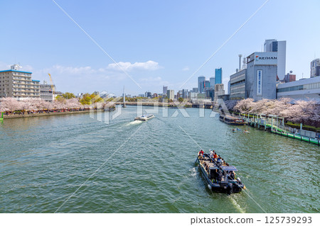大阪城公園（4月，晴） 125739293