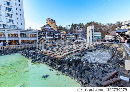 群馬縣草津町吾妻郡草津溫泉湯畑 125739679