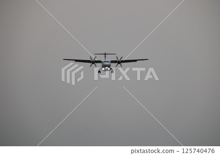 螺旋槳飛機 125740476