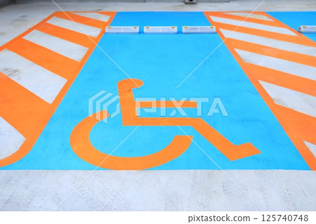 殘疾人停車場 125740748