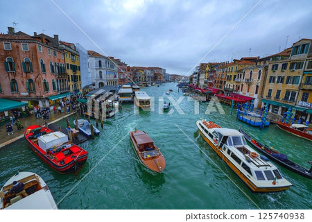 Landscape from Rialto Bridge Landscape from Rialto Bridge 125740938