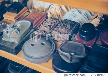 首爾仁寺洞的古董店 125740965