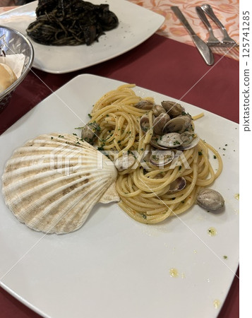 Vongole Bianco Vongole Bianco 125741285
