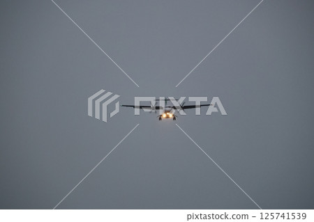 飛機進場 125741539