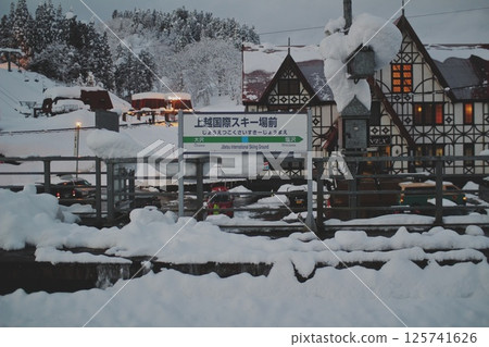 Snow poles on a snowy day 125741626