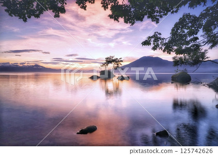 Lake Shikotsu 125742626