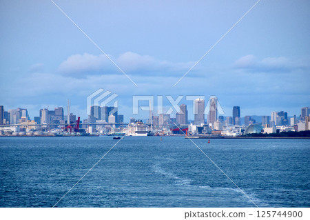 Departure from Osaka South Port (Osaka Prefecture, Osaka City) 125744900