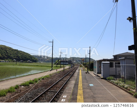 Kururi Line Tawarada Station Platform 125746616