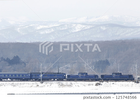 [ARCHIVE] Hokutosei, the luxury sleeper train 125748566