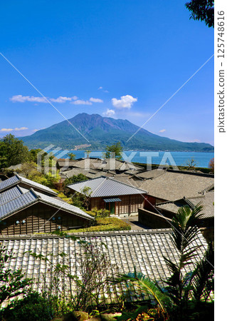 Sengan-en Palace and Sakurajima (Kagoshima City, Kagoshima Prefecture) 125748616