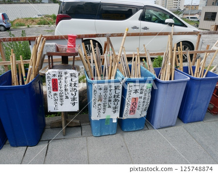 Konpira Shrine's lending walking stick (Kagawa: Kotohira) 125748874
