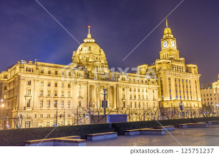 The gorgeous lights of the Bund buildings The gorgeous lights of the Bund buildings 125751237