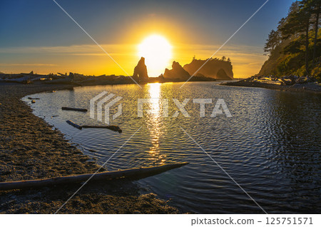 Colorful sunset at Ruby Beach in Olympic National Park, Washington state 125751571