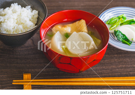 Turnip miso soup Turnip miso soup 125751711
