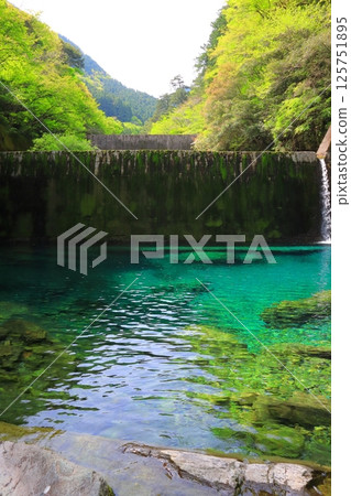高知縣仁淀川町安井溪谷防沙壩 125751895