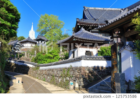 [Nagasaki Prefecture] View of temple and church (Hirado Xavier Memorial Church) 125753586
