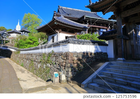 [Nagasaki Prefecture] View of temple and church (Hirado Xavier Memorial Church) 125753596