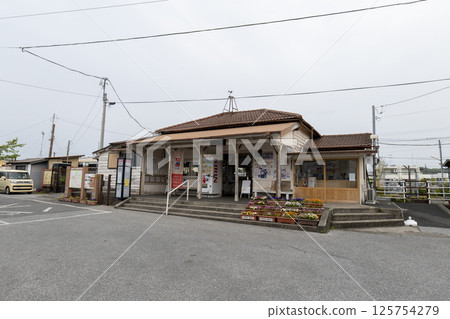 Scenery of Kazusa-Ushiku Station on the Kominato Railway 125754279