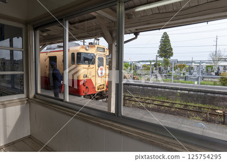 Scenery of Kazusa Ushiku Station on the Kominato Railway Kiha 40 Scenery of Kazusa Ushiku Station on the Kominato Railway Kiha 40 125754295