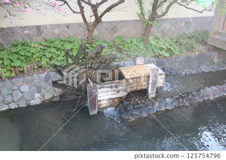 六鄉灌溉渠道的水車（東京都大田區） 125754796