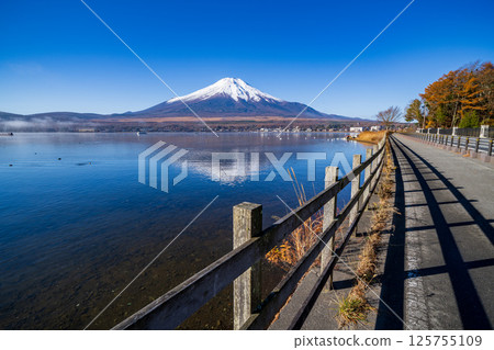 Mt.Fuji with Lake Yamanaka, Yamanashi, Japan 125755109